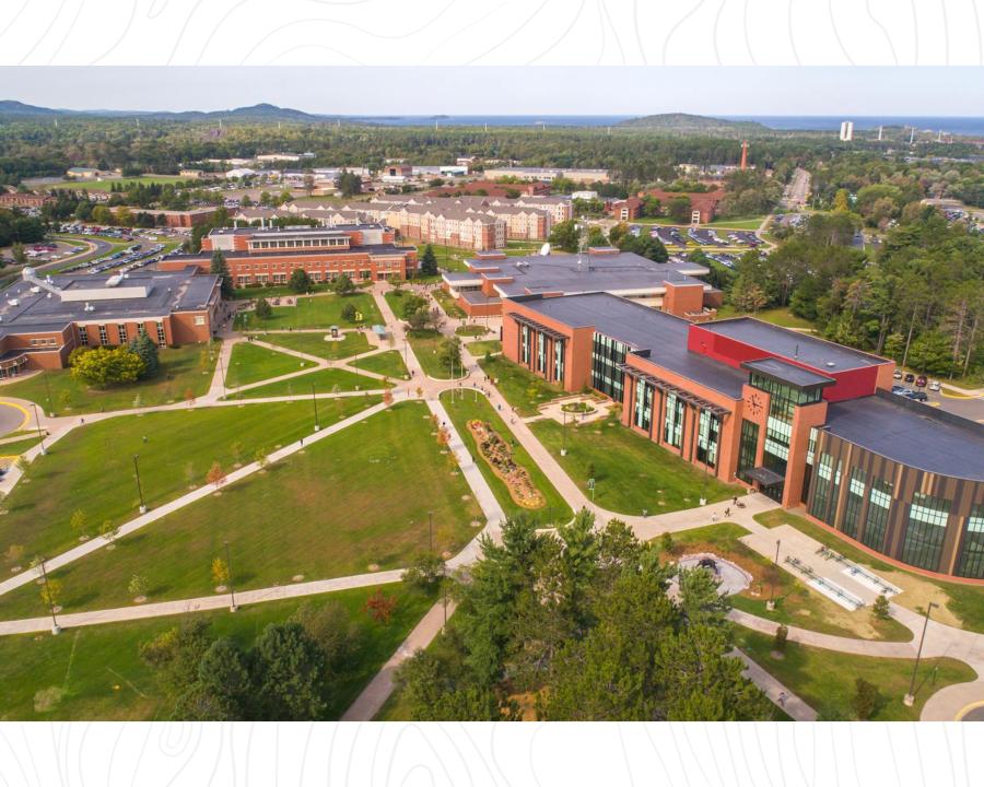 北密歇根大学位于密歇根州马凯特市的鸟瞰图