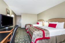 2 Double Beds