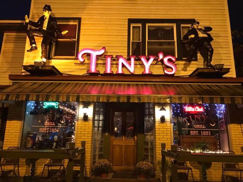 Tiny’s State Street Grill