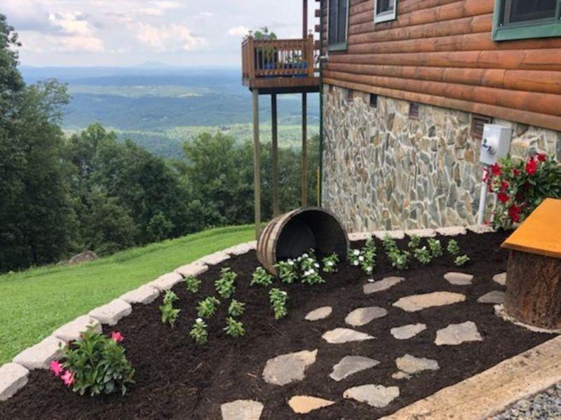 Pilot’s Perch Too – A Mountain Log Cabin in Fancy Gap, VA With Panoramic Views