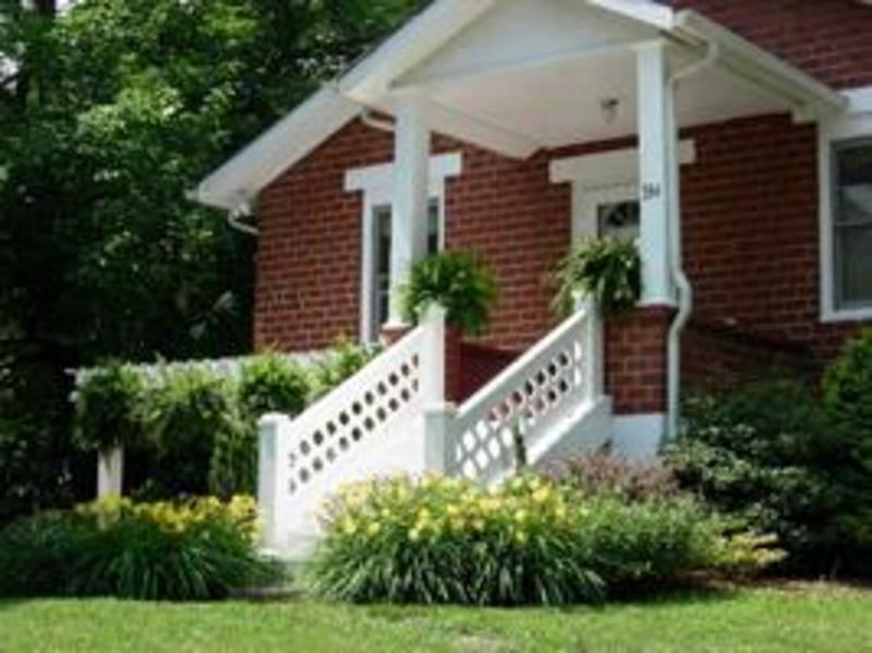 Cottages On The Creeper