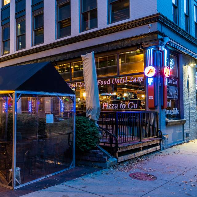 Z's Bar & Restaurant - Outdoor Enclosures, 2021