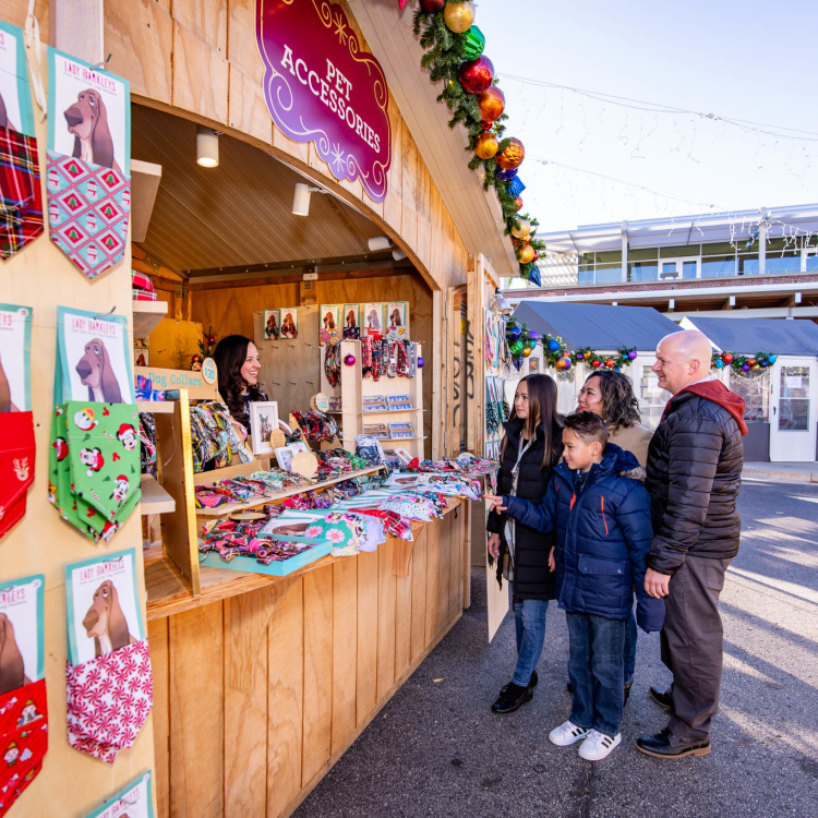Family at the Christkindl Markt 2023