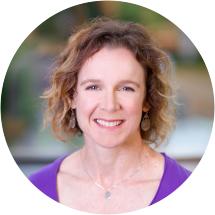Amy Busse - Headshot