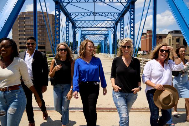 07172024_Group_Walking_Downtown_023