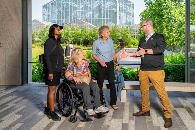 061125_Meijer-Gardens-Tours_153