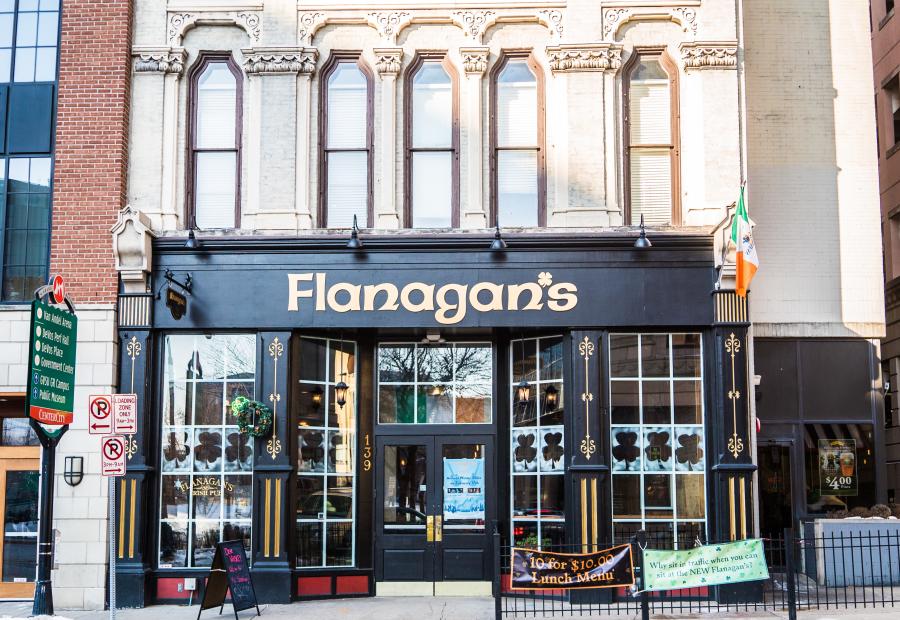 Flanagan's Irish Pub