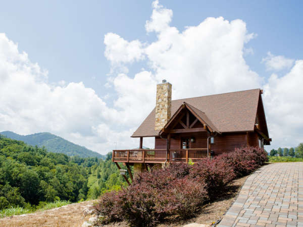 Yonder Luxury Vacation Rentals Asheville Nc S Official Travel Site Understand if you stay at their properties they don't provide accurate descriptions of homes and then will not help or. yonder luxury vacation rentals
