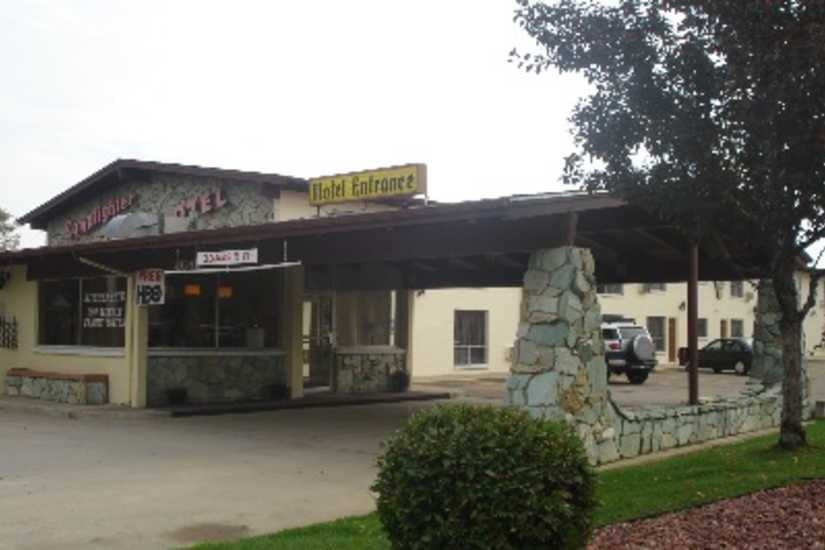 Lamplighter Motel
