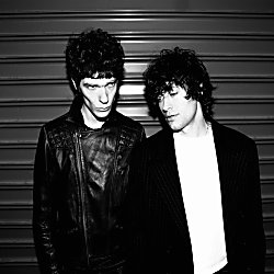 Highschool:live + Signing