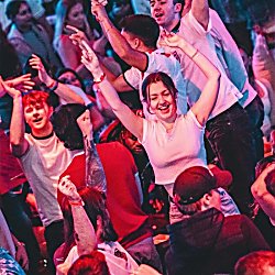 Big Fat Student Quizbox With DJ Set- Jakkob