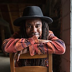 Julian Taylor plus very special guest Michele Stodart