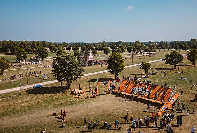 obstacle course tough runner cotswolds