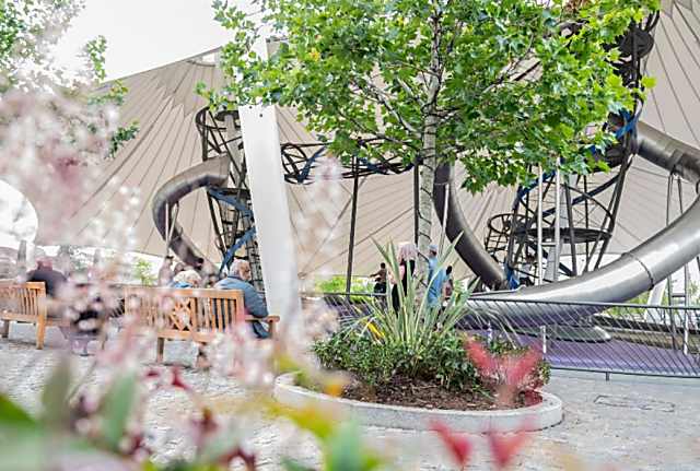 nike shop cheshire oaks opening times