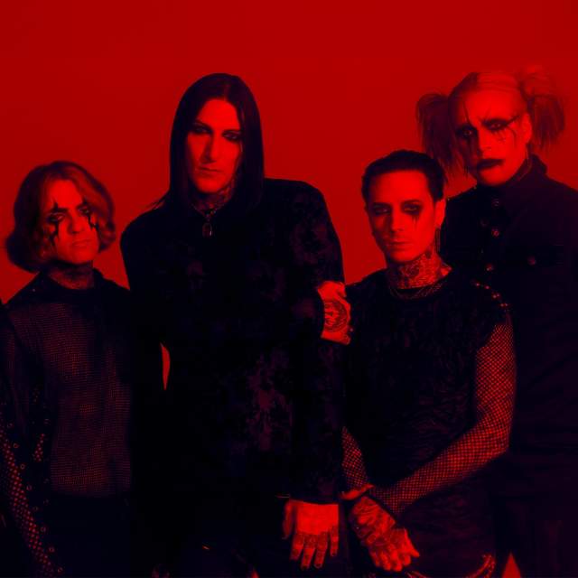 Motionless In White - The Sweat And Blood Tour