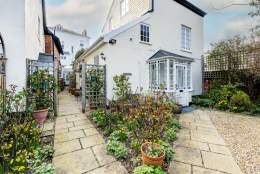 Hemphaye at Littlecourt Cottages