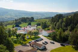 Sanner Hotell - Historisk hotell på Hadeland