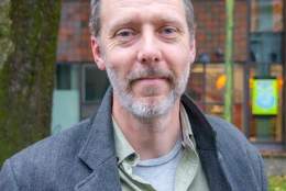 BOK PÅ BAKGÅRDEN / GAUTE HEIVOLL