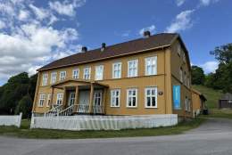 Fra festning til embetsmannsgård