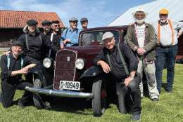 Hummer og kanari med Åtte Unge