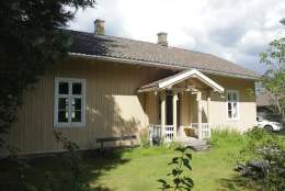Malekurs og dugnad på Skinnarbøl skolemuseum