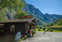 Vang Camping