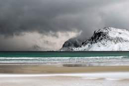 Riksteatret: Kniven i ilden / Terä tulessa