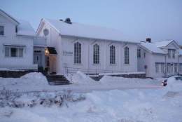 Julemarked med kafe, basar, marked og to små konserte