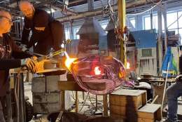 Rekordforsøk og Valentineshow - vi blåser verdens største glasshjerte!