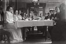 Kaffeslabberas og kvinnehistorie på Gjøvik gård