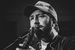 Konsert med Thom Hell.