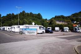Alléen bobilparkering // Lyngdal