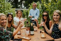 Vineyard Tour & Wine Tasting | Albury Vineyard