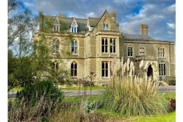 Pippbrook House