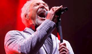 Tom Jones - Live at Market Rasen Racecourse