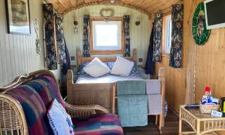 Llwyn Onn Guest House and Glamping