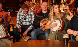 Cumann Cultúrtha Mhic Reachtain - Session: Sinéad McKenna, Eugene McKenna, agus Lauren Ní Néill