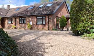 Wayside Cottage next to Sandy Balls