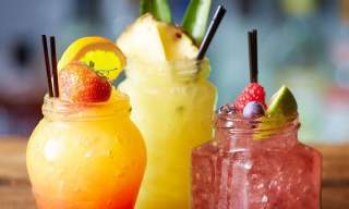 Dexters Bar and Grill