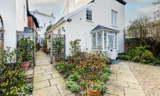 Hemphaye at Littlecourt Cottages