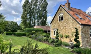Pond Cottage Bed and Breakfast