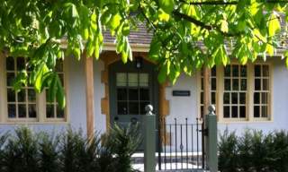 Broadway Hotel Holiday Cottages