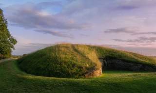 Belas Knap Long Barrow (English Heritage)