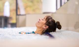 Swimming Pool & Spa at Cofton Holidays