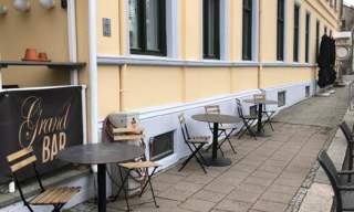 Grand Bar Halden
