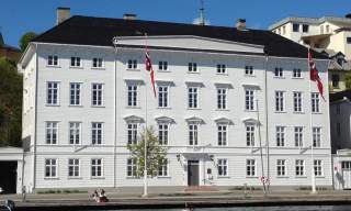Besøk Arendal gamle rådhus