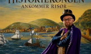 HISTORIEKONGEN ANKOMMER RISØR