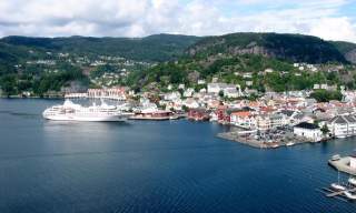 Tollbodbrygga harbour