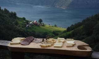 Bygningen, Skjerdal