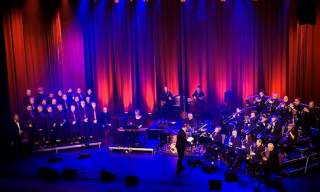 Julekonsert med kor og storband